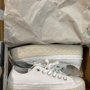 Converse White Platform Sneakers Women’s US 6